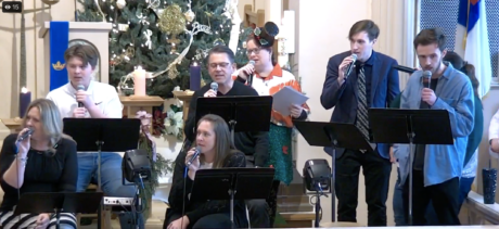 Matt performing in the Immanuel Lutheran Church of Dundee Praise Choir